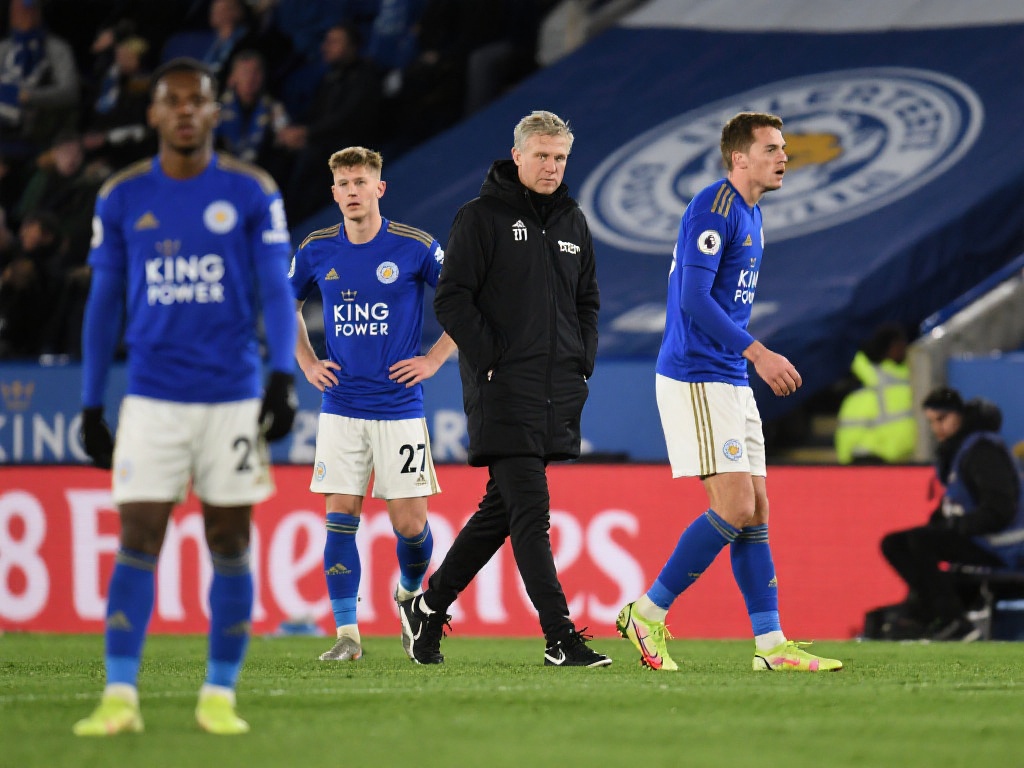 莱斯特城主场8连败零进球,创英超最惨纪录 可以说,这八连败的悲剧背后是每一个环节的